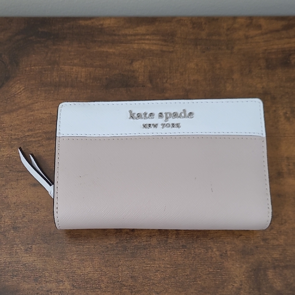 Kate Spade Cream and White Wallet